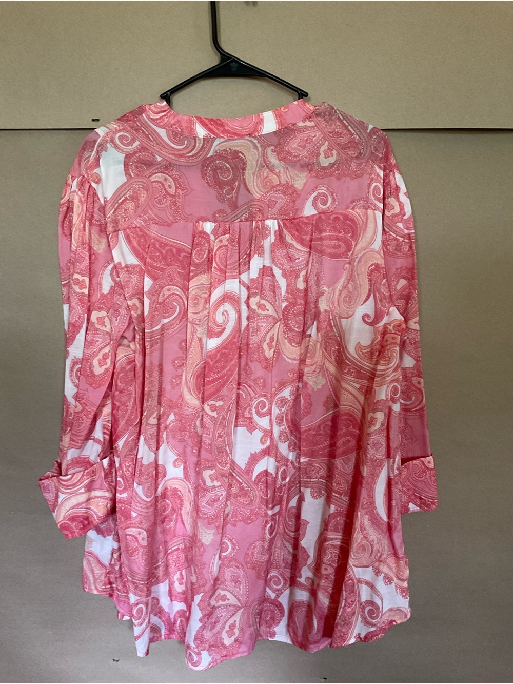 Cocomo woman Pink Paisley Button-Front Tunic Top. Size XL - Picture 7 of 11